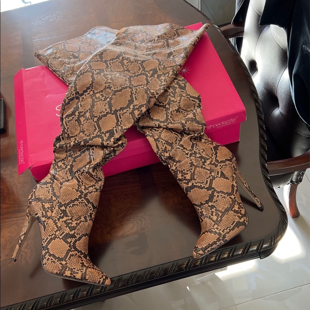 Thigh-high Snake skin print high heel boots